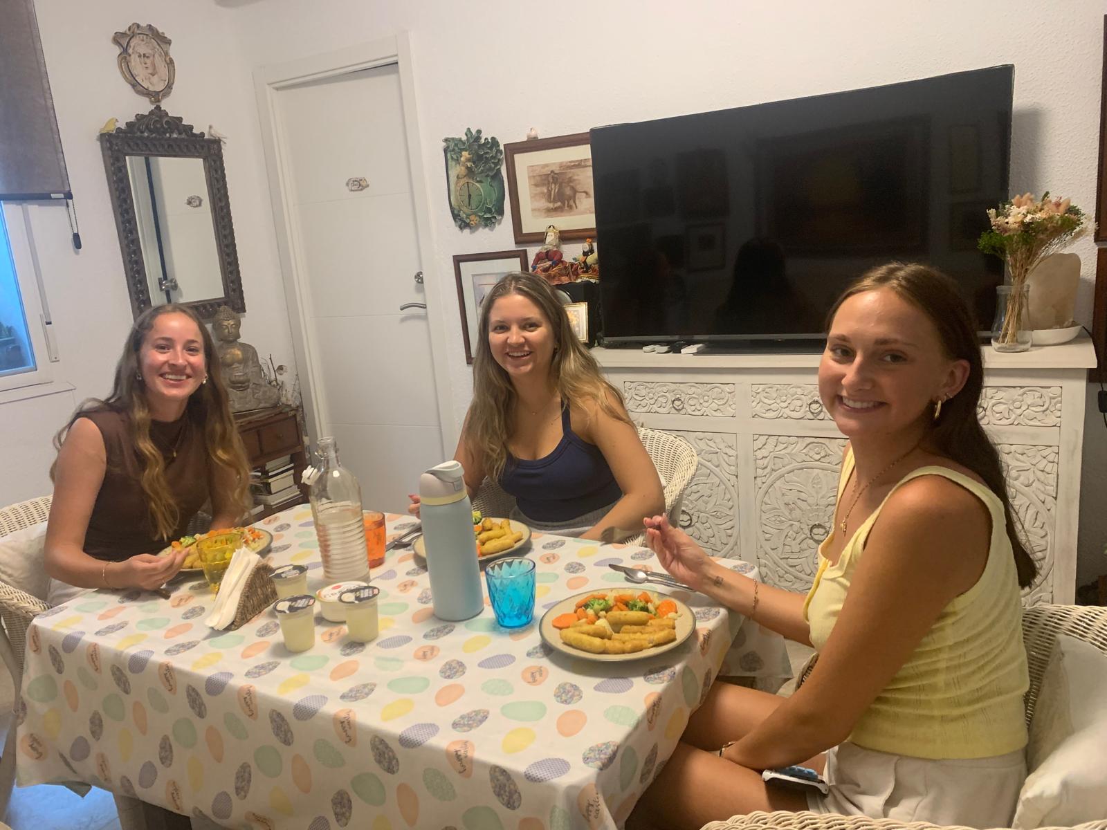 Students living with a host family in Seville, photo 2