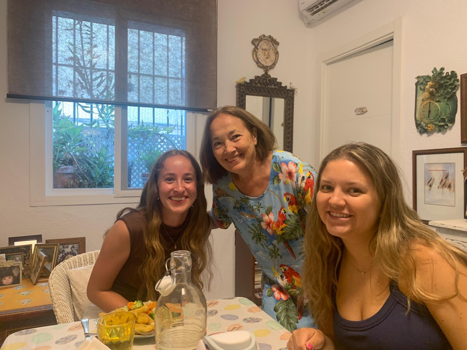 Students living with a host family in Seville, photo 4