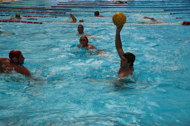 Elite water polo game play